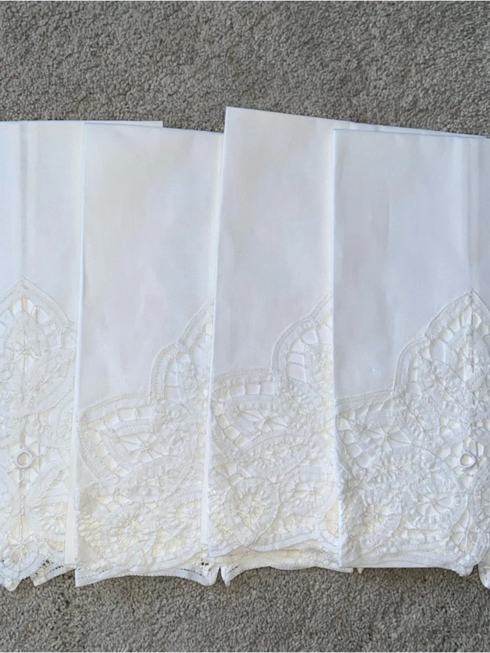 Ann’s VTG  White Table Napkins Embroidery & Open Cutwork Detail Set Of 4 Cotton